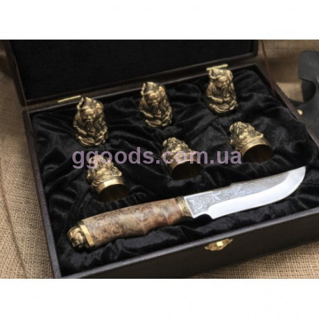 Набор рюмок с ножом Казаки в деревянной шкатулке