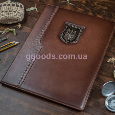 Папка поздравительная кожаная с трезубом Герб Украины коричневая
