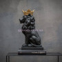 Статуэтка Лев черный в золотой короне из гипса