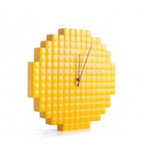 Настенные часы Пиксели желтые